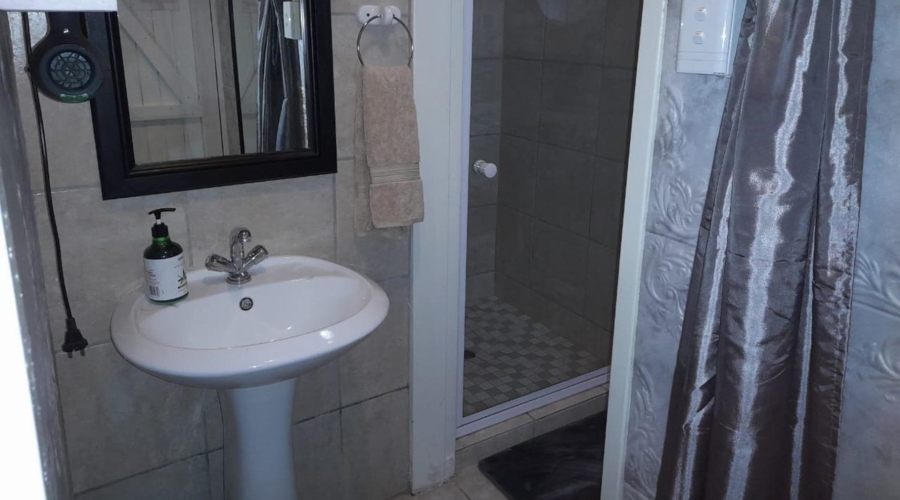 6 Bedroom Property for Sale in Parys Free State